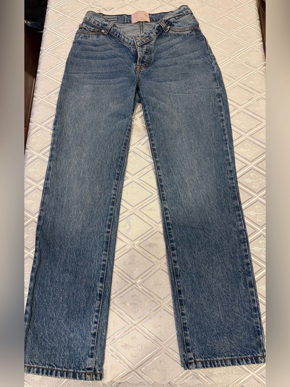 REVICE Women's V-shaped Waistline Straight Leg Jeans in Medium Blue Wash
